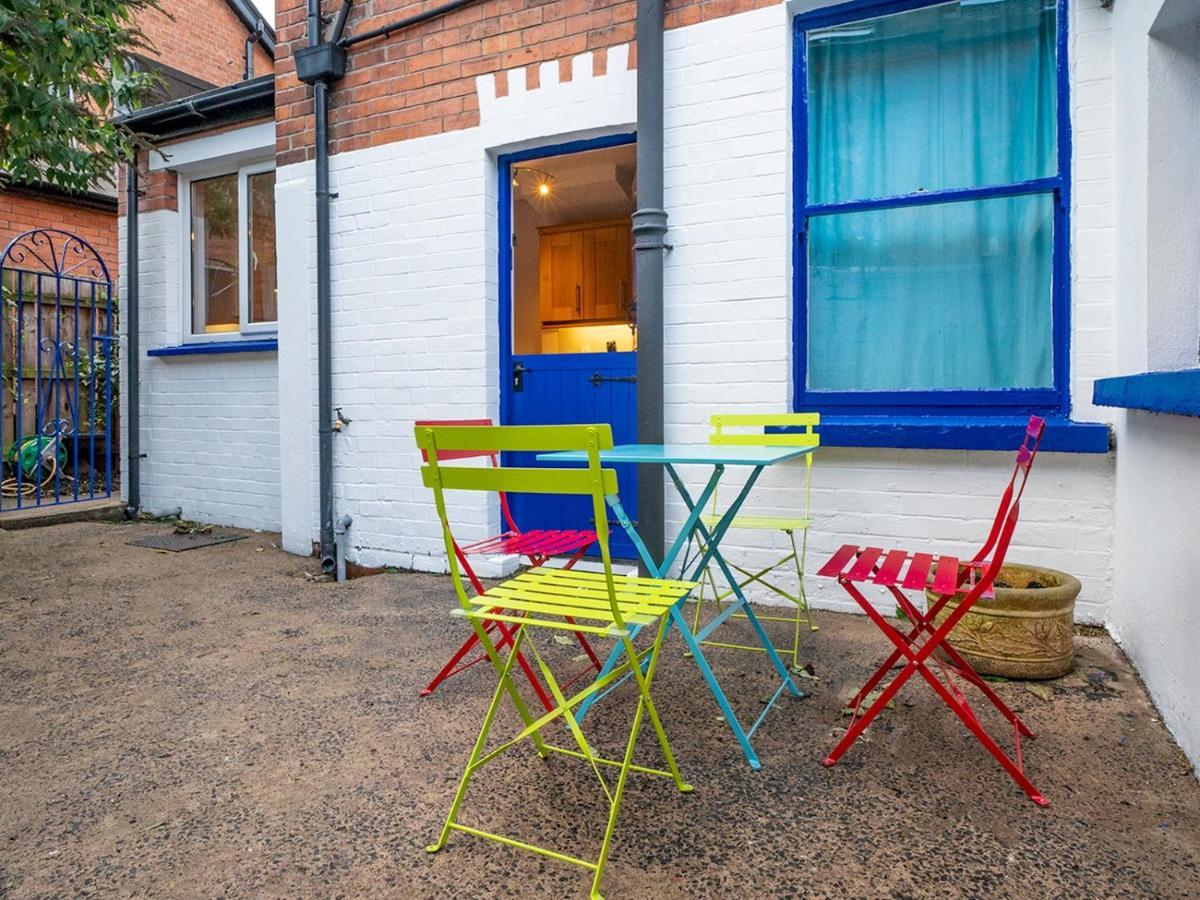 Вілла Pass The Keys Colourful, Quirky Artist-Owned 3 Bed Next To Cafes Белфаст Екстер'єр фото