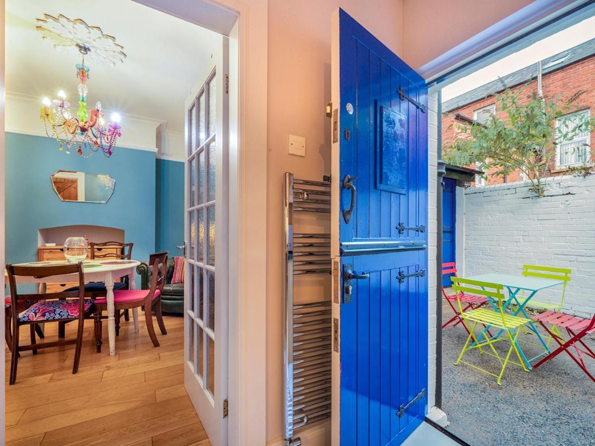 Вілла Pass The Keys Colourful, Quirky Artist-Owned 3 Bed Next To Cafes Белфаст Екстер'єр фото